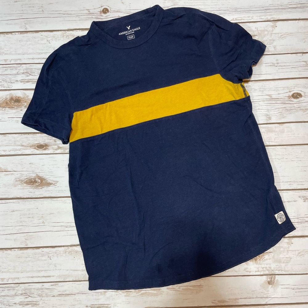 American Eagle T-shirt